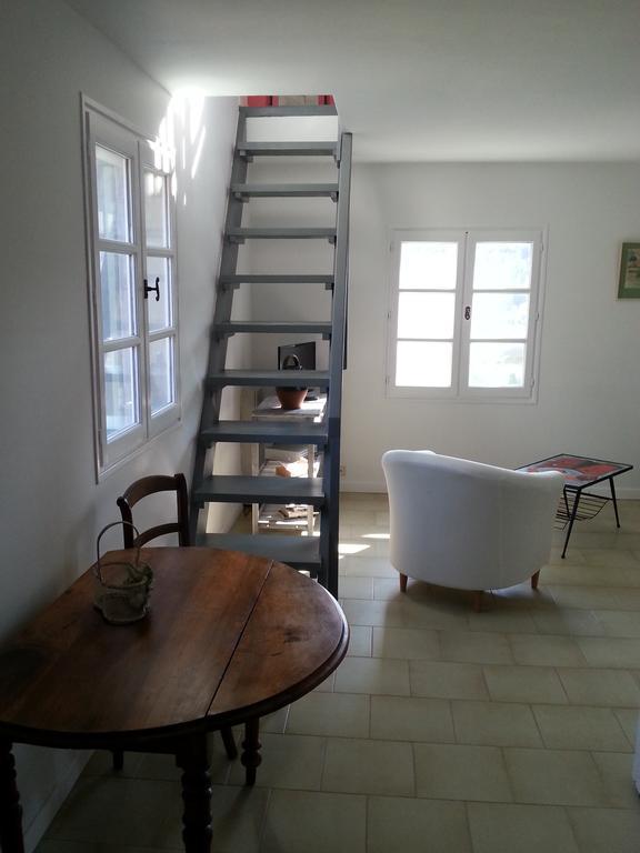 La Petite Maison De Marie Louise Lauris Bagian luar foto